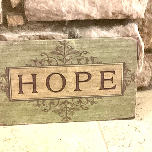 Bundle of Decor, plaque, framed art and vintage wall key or coat rack - Picture 3 of 4